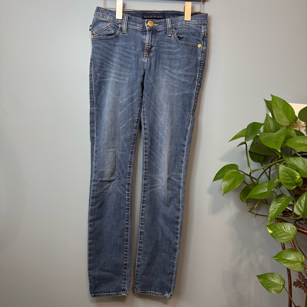 Rock & Republic Berlin Skinny Low Rise Jeans. Women’s 4 (actual 27x30)